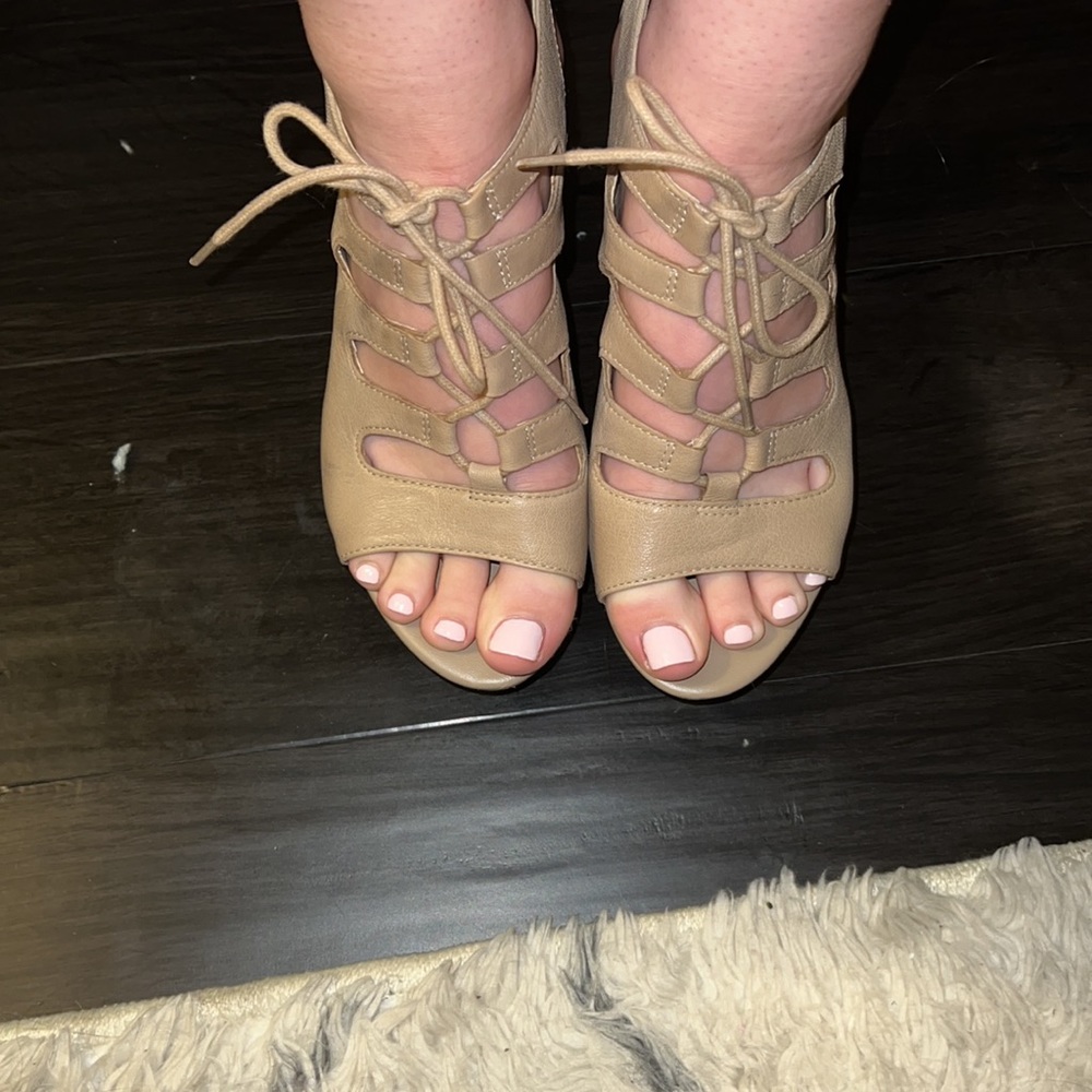 Franco Sarto faux leather tan lace up wedges